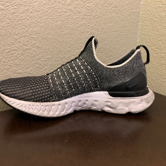 Nike React Phantom Run Flyknit 2 Black Slip On Running CJ0277-003 Mens Size 10.5 - Picture 3 of 8